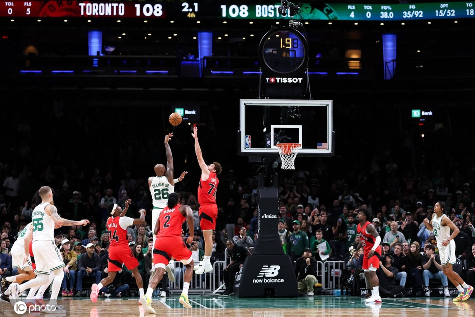 波士顿凯尔特人迎意甲关键赛；赛前篮板制胜；赛场秩序良好；年轻球员得到机会的简单介绍