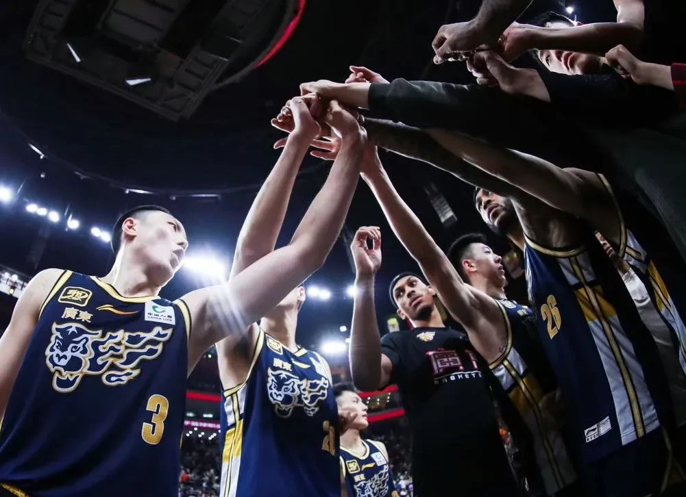 波特兰开拓者训练开放日,今晨造点机会引欢呼,CBA常规赛在即,细节决定成败的简单介绍 波特兰开拓者训练开放日,今晨造点机会引欢呼,CBA常规赛在即,细节决定成败的简单介绍