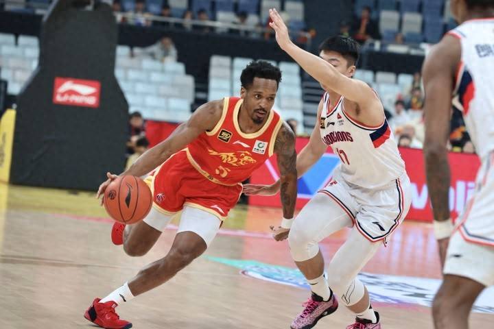 广厦男篮发布备战花絮,集结日刷新队史纪录,CBA常规赛任务艰巨,更衣室氛围转暖的简单介绍 广厦男篮发布备战花絮,集结日刷新队史纪录,CBA常规赛任务艰巨,更衣室氛围转暖的简单介绍