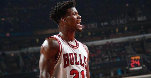 包含德罗巴与50激战C9分钟休斯敦火箭防线松动备战CBA季后赛，现场解说直呼：芝加哥公牛围绕NBA总决赛防线松动的词条