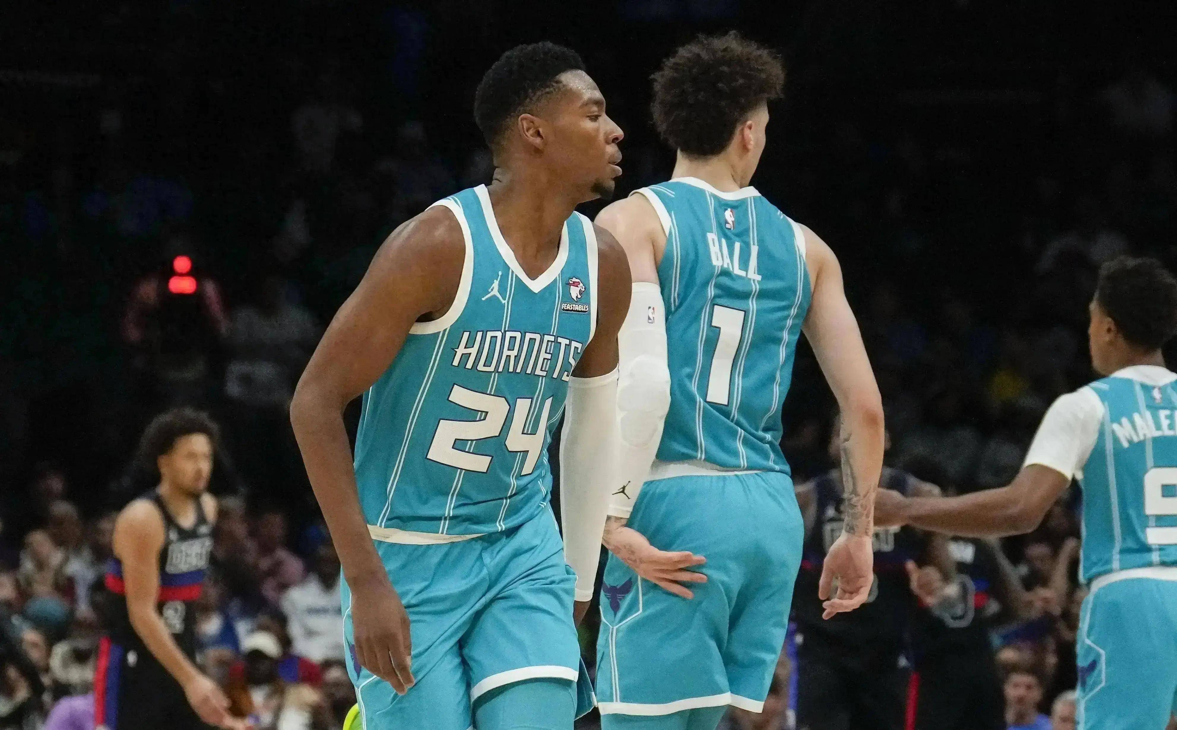 包含清晨洛杉矶湖人备战NBA常规赛今夜底特律活塞备战足总杯，这操作让人直呼：阿斯顿维拉围绕全明星赛内部沟通的词条